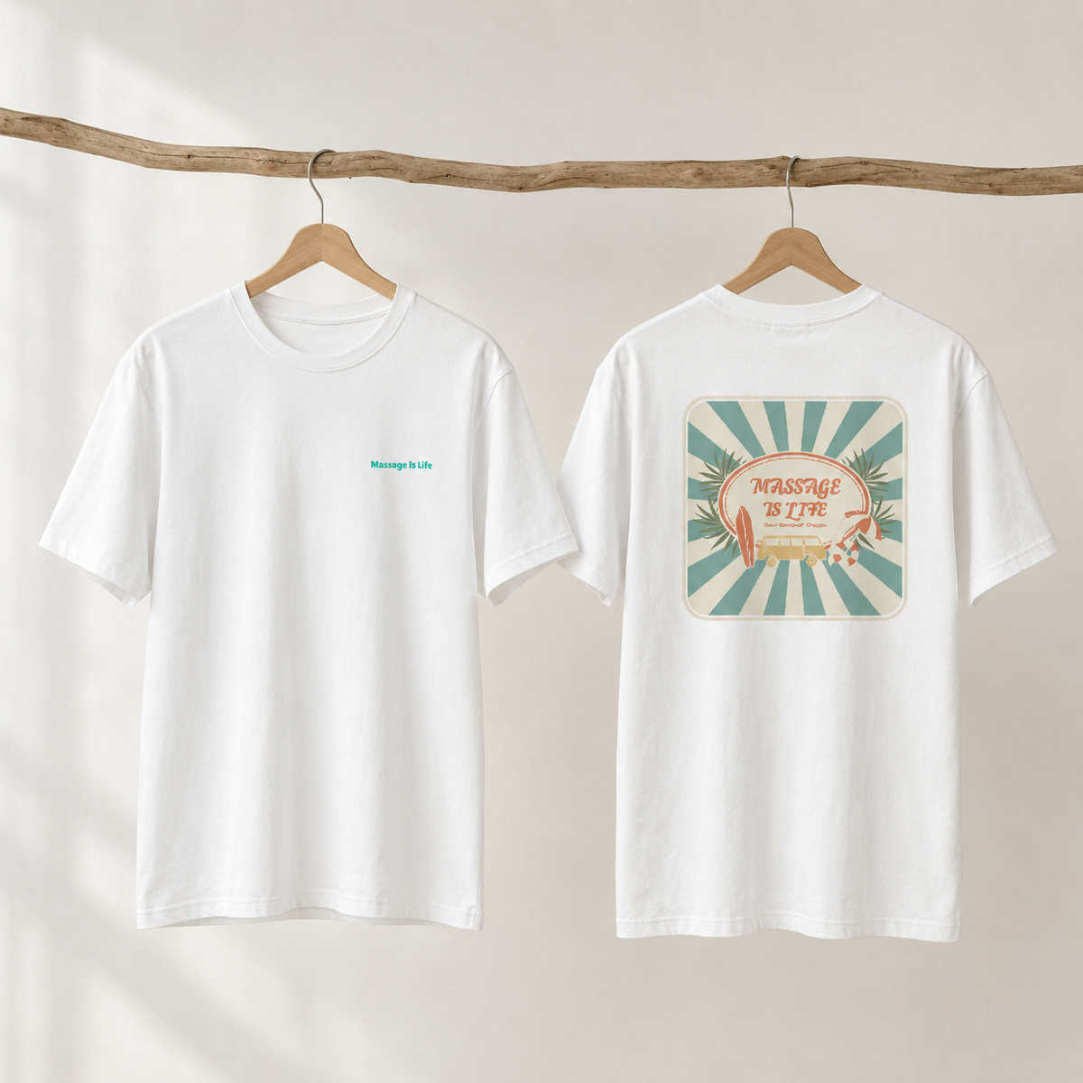 T-shirt blanc bio Massage Is Life, dos imprimé vintage palmiers et van, devant logo discret