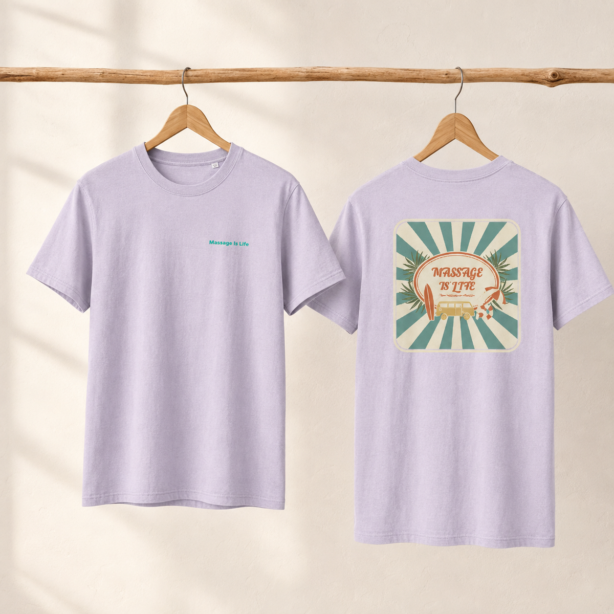 T-shirt lavande bio Massage Is Life, devant discret et dos graphique vintage, lifestyle bien-être