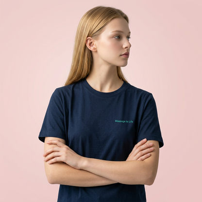 T-shirt bio bleu marine 'Massage Is Life' pour bien-être et lifestyle doux