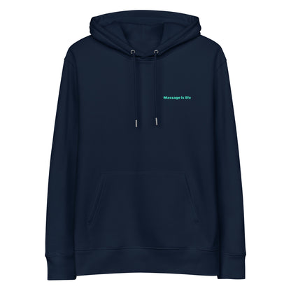 Sweat à capuche bleu marine bio avec inscription 'Massage is life' en vert clair, style lifestyle bien-être.